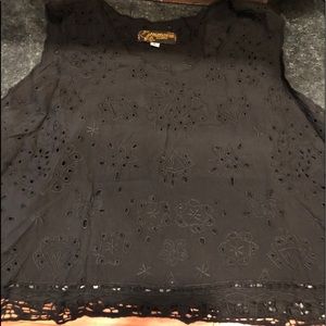 Black vintage eyelit semi cropped tank.